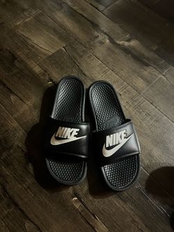 black nike slides