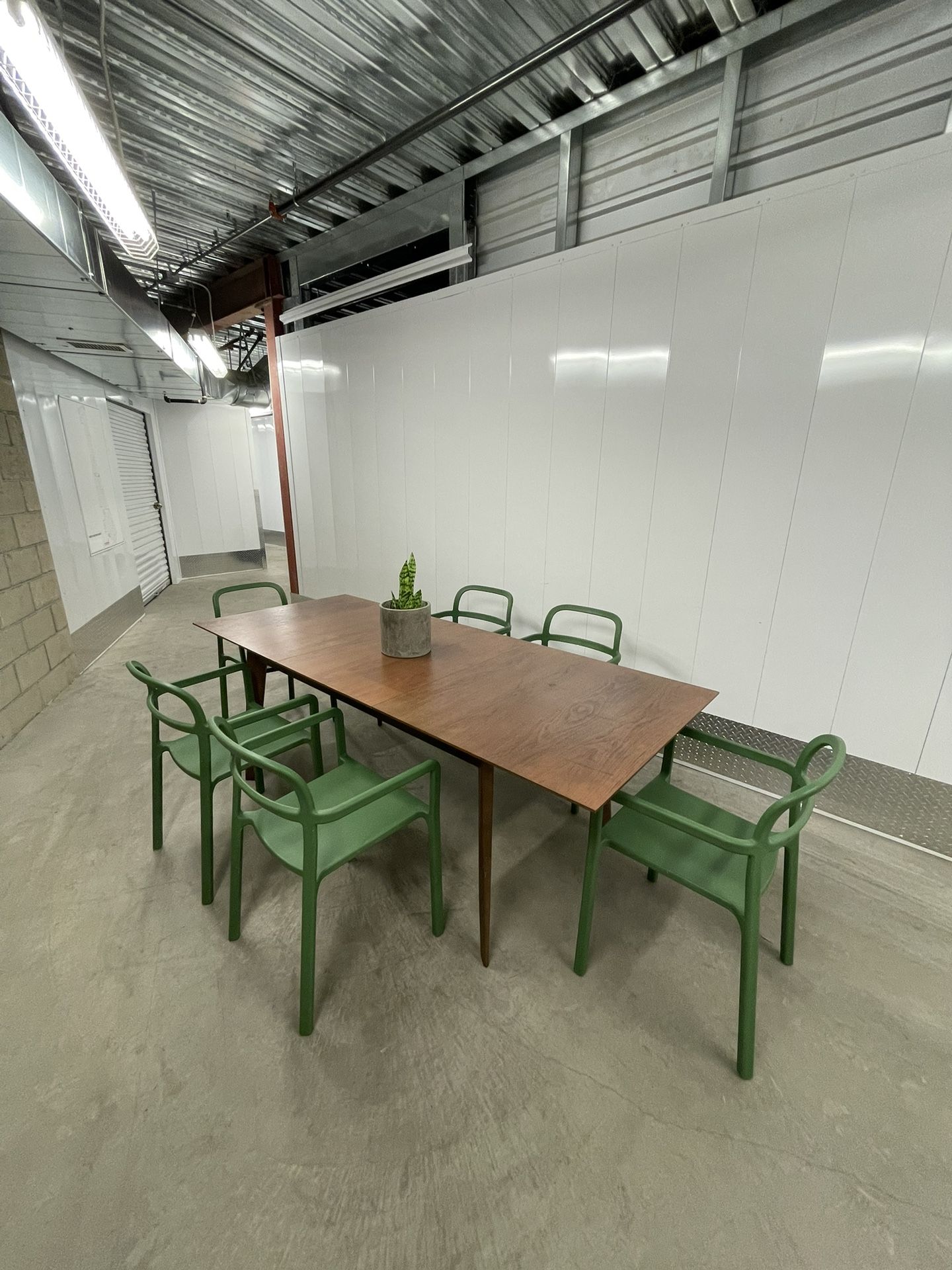 IKEA “SKANSNAS” MCM STYLE EXTENDABLE TABLE (DELIVERY AVAILABLE)