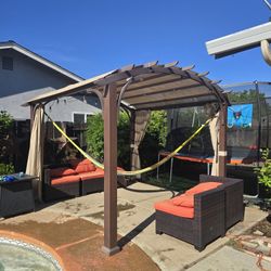 Pergola / Canopy