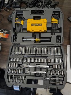 DEWALT Mechanics Tool Set with Case