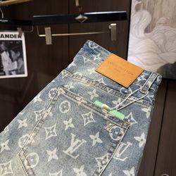 LV Men’s Jeans 2026 New 