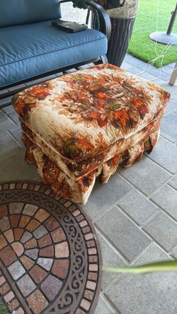 FOOTREST Fall weather color/dedign