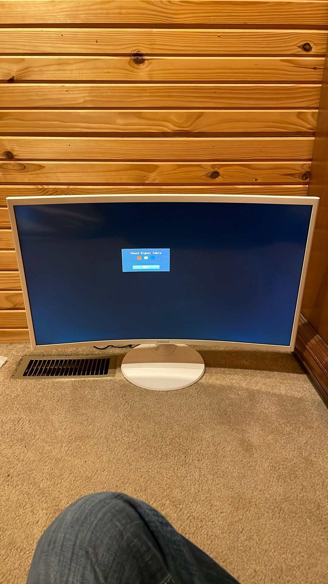Samsung 32” Curved Monitor