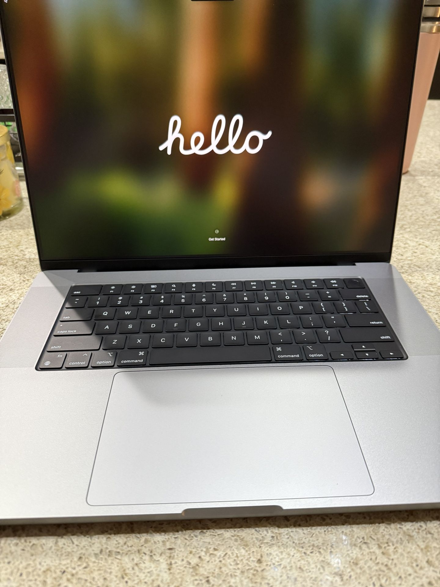 Perfect Condition Apple MacBook Pro 16” M2 Pro (2023) 16GB Ram 1TB SSD AppleCare Plus!