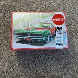 New In Package Coca-Cola Model Car Build Set 