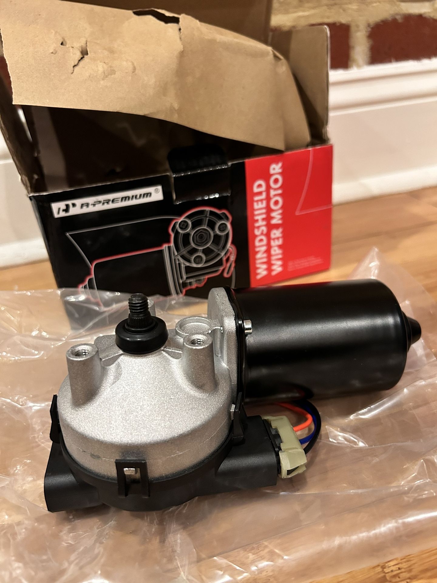 Hummer H2 2003-2007 Windshield Wiper Motor