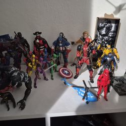 Action Figures 