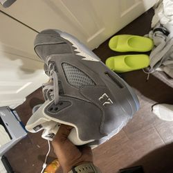 Wolf Grey 5’s Size 10.5