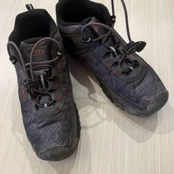 Keen hiking shoe. Big Kid Targhee Sport Vent.  Size 3.