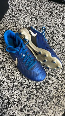 Nike Tiempo Legend 10 Academy Multi-Ground Low-Top Soccer Cleats Size 6.5 Style DV4337-400 w/Shin Gurds