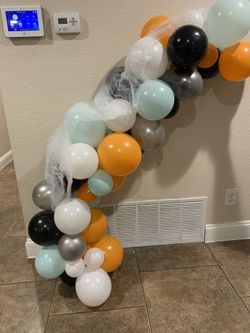 Halloween balloon garland