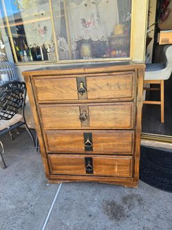 Dresser
