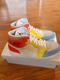 🔥AIR JORDAN 1 MID WOMENS SIZE 12