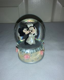 DISNEY “Mickey & Minnie Wedding Water Globe” 2007