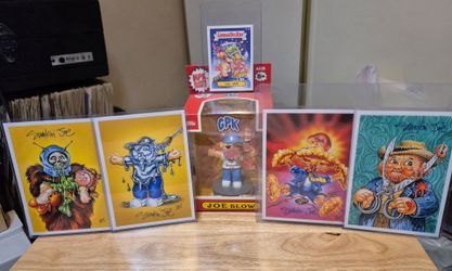 Garbage Pail Kids Smokin Joe Autograph Bundle and Joe Blow Vinyl figure