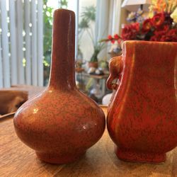 A Pair Of Chinese Vases With Red  Bean’s Texture 