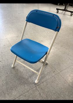 38 - Used kids blue folding chairs