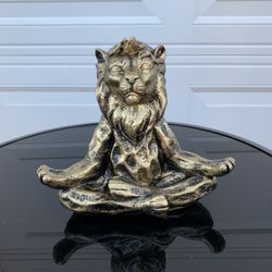  The Meditating Lion Statue 