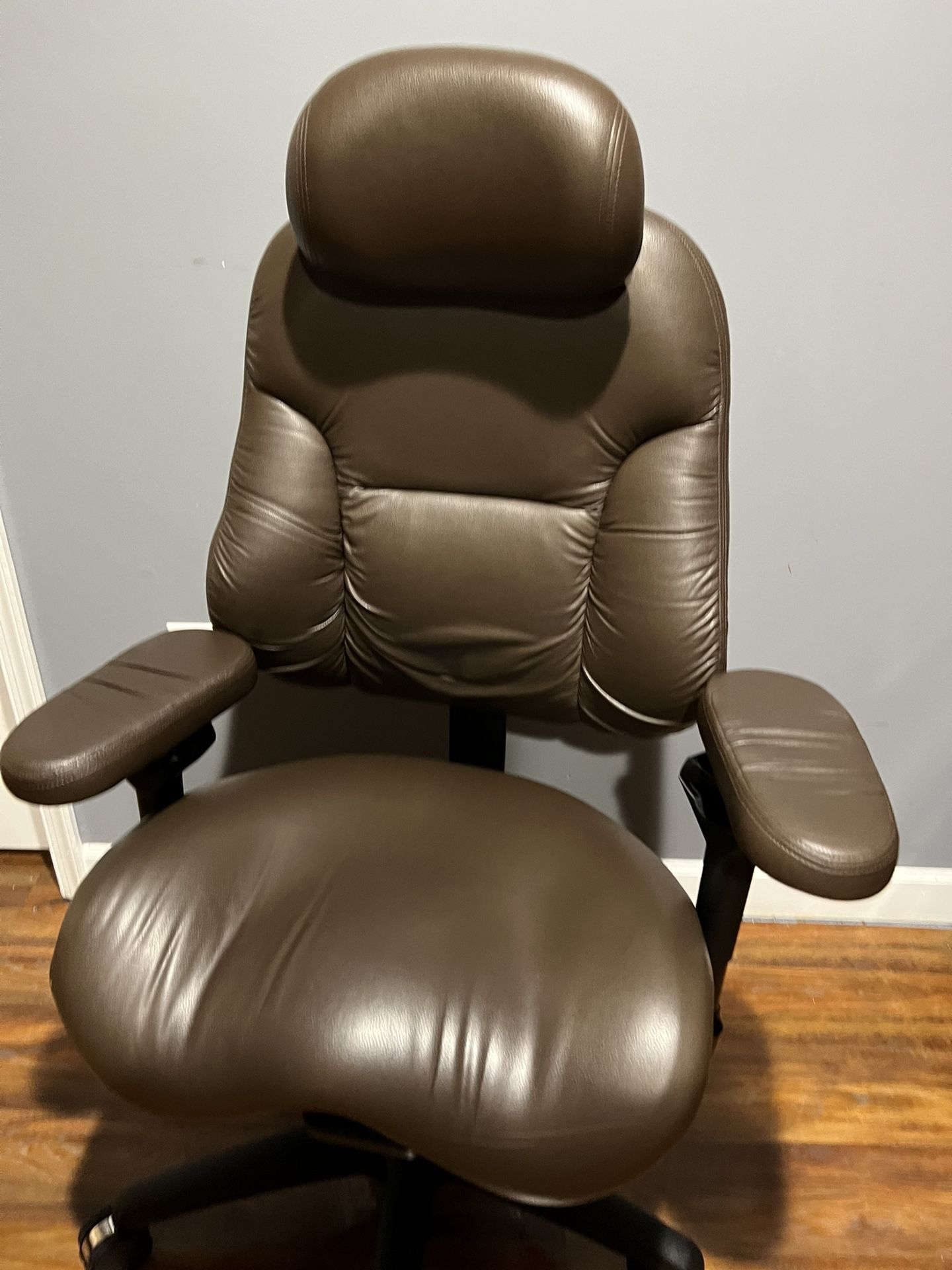 Executive Office Chair 