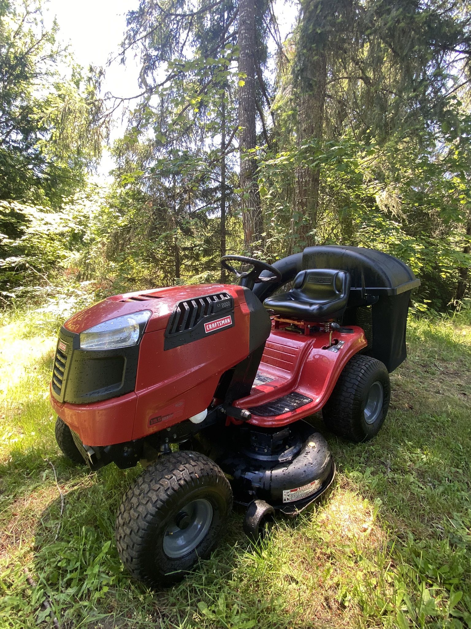 FS: Craftsman LT2000 Mower Riding Lawnmower w/ Bagger System