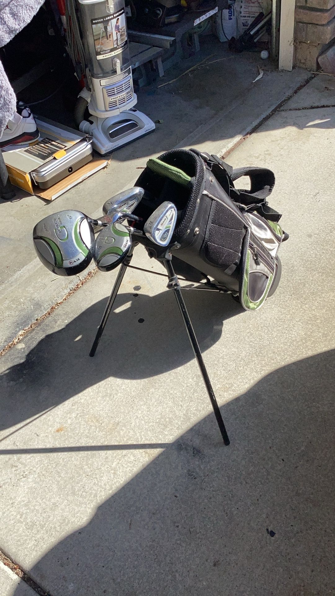 Children golf club set very good condition