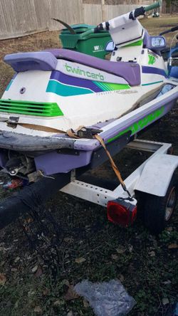 Motos de agua lanchas