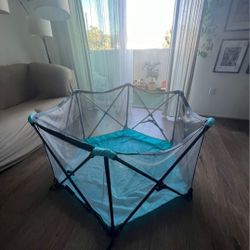 Regalo Play Yard 48 Inches