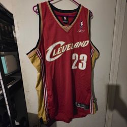 CLEVELAND CAVALIERS REEBOK LEBRON JAMES JERSEY #23 XL +2 LENGTH