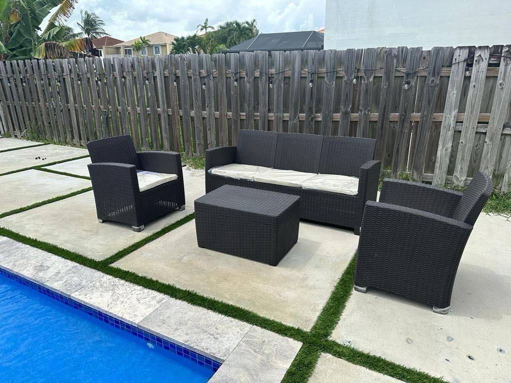 LIKE NEW- Outdoor Seating Set