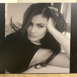 Brand New Canvas Print - Kylie Jenner 40x30 Inches