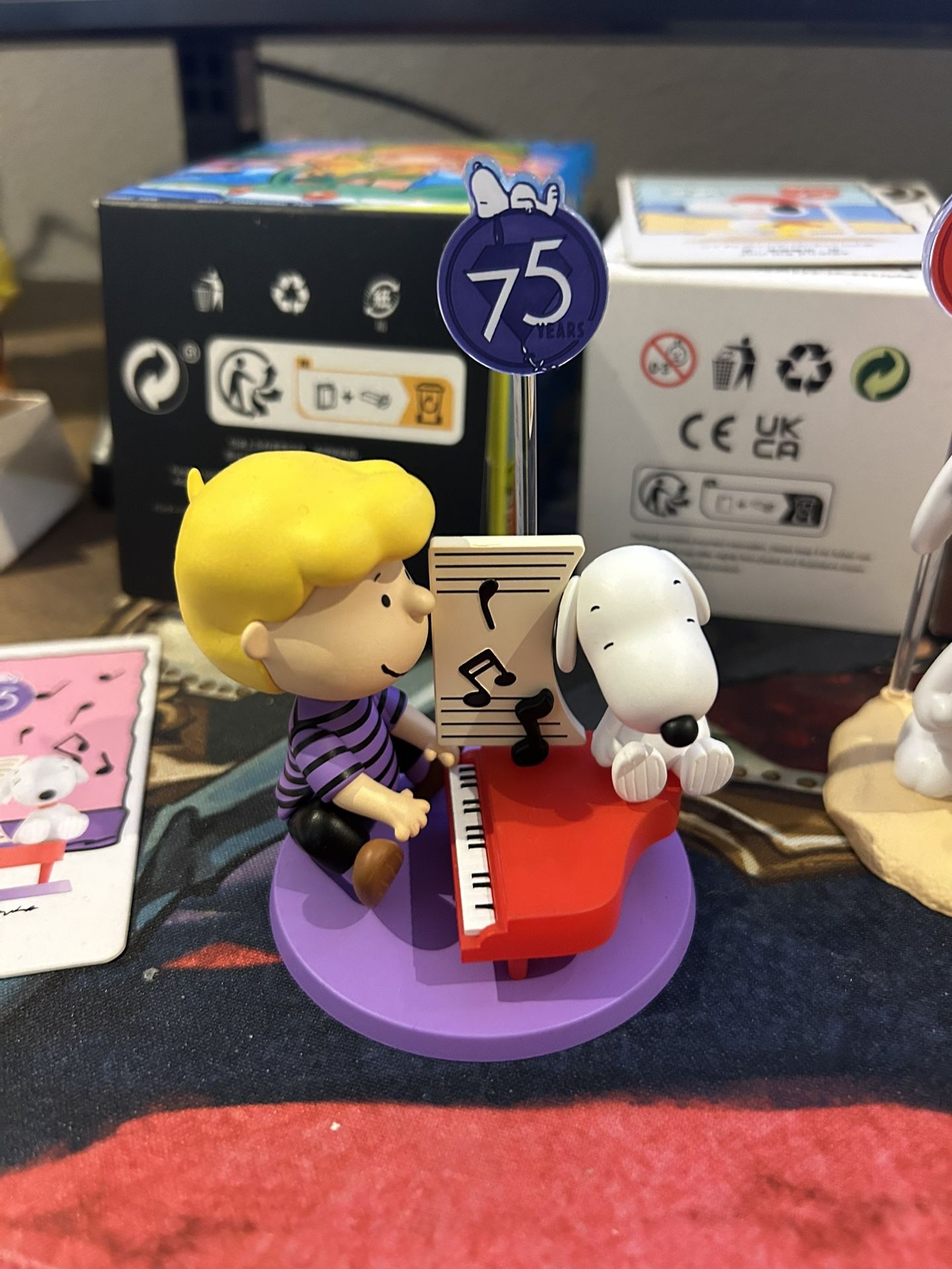 PEANUTH 75th ANNIVERSARY PLAY THE TUNE FIGURINE POPMART