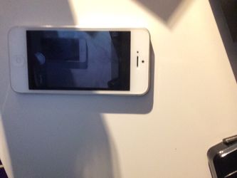 iPhone 5 locked 16 gb