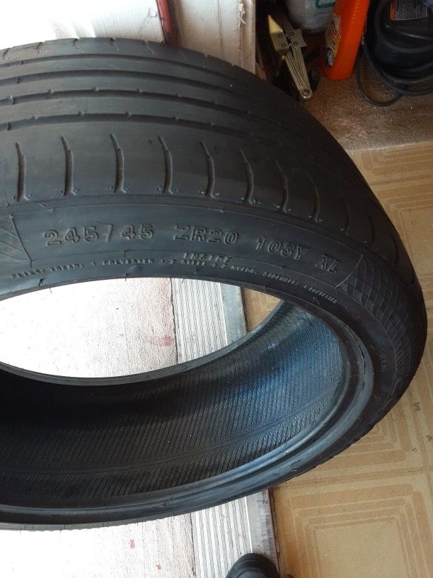 Tire 245/45 ZR20 103Y XL