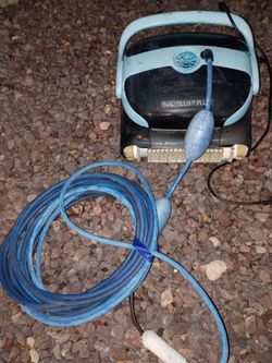 Maytronics Dolphin Nautilus Plus Robotic Pool Cleaner i