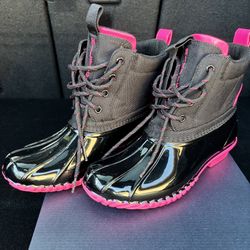 Tommy Hilfiger Haryett Womens Boots   Sz  9M Black/ Pink Duck Boot Lace-up  Like NEW