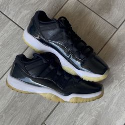 Jordan 11 Low 72-10 Size 9.5
