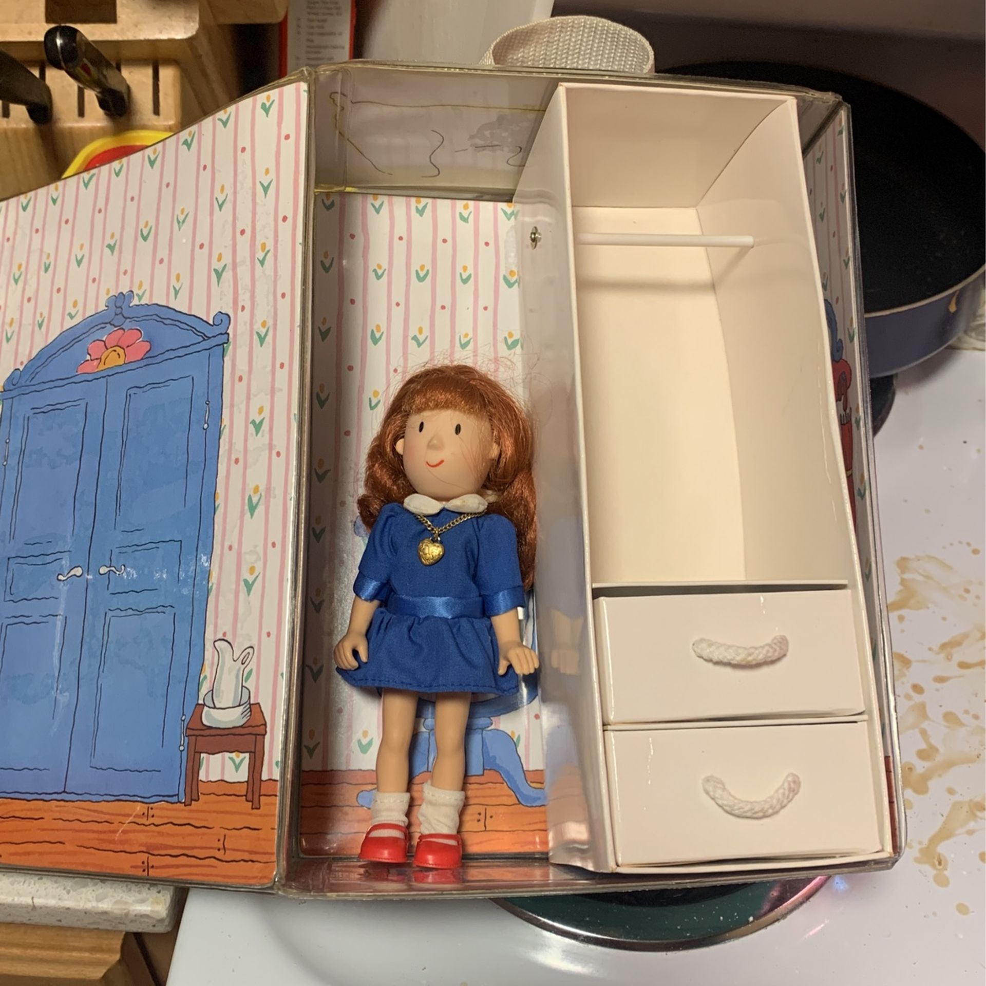1995 Vintage Madelaine Doll And Case In Perfect Condition