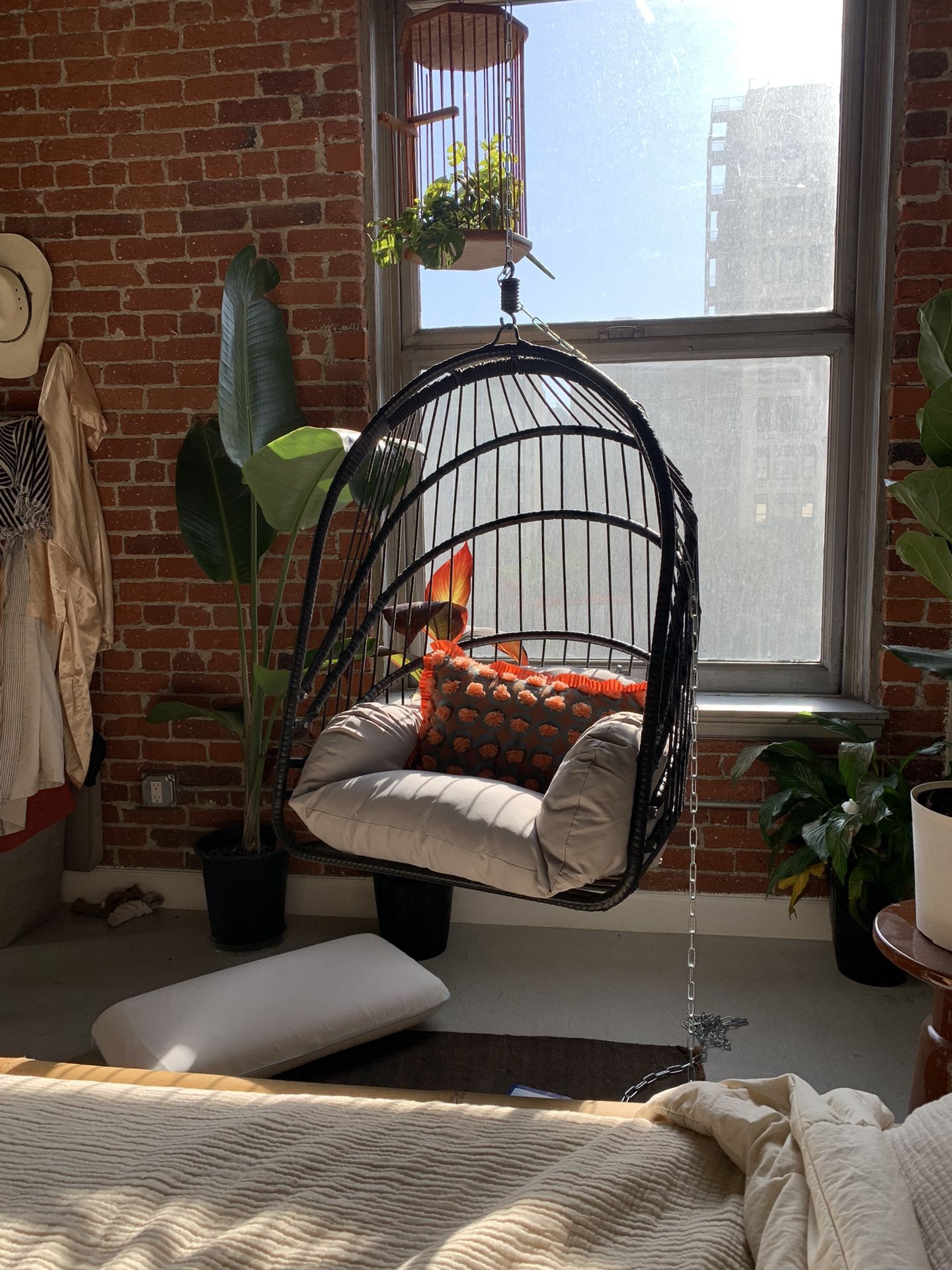 Hanging Chair / Egg Chair/ Indoor Lounge Seat / Patio Outdoor swinging Chair