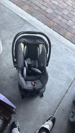 Infant car seat