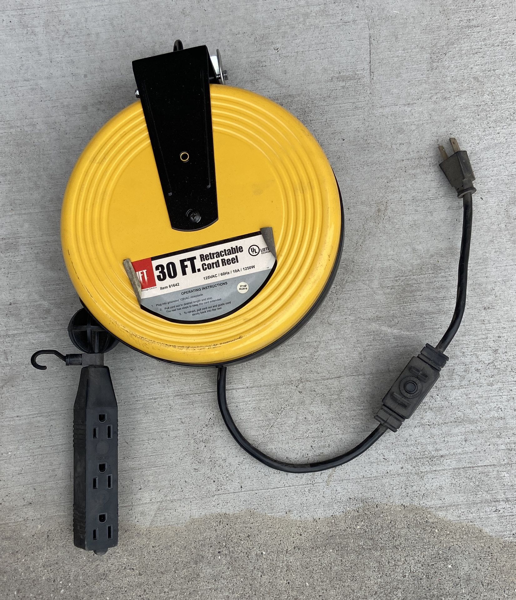30’ Retractable Cord Reel