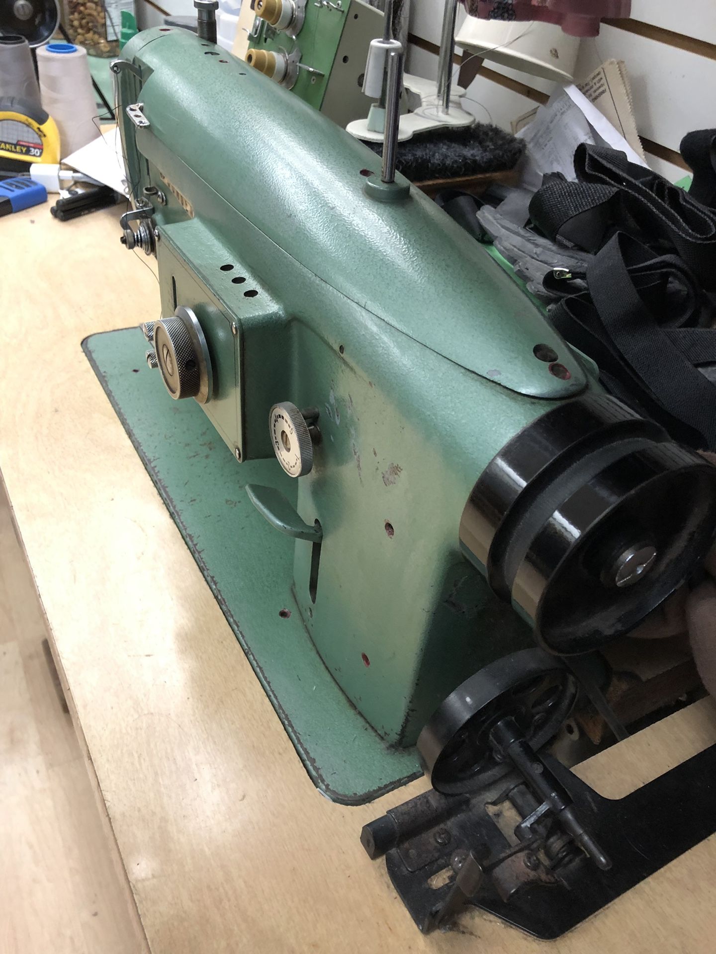 Sewing industrial machine. Consew 199R. Single needle type A2 Zigzag