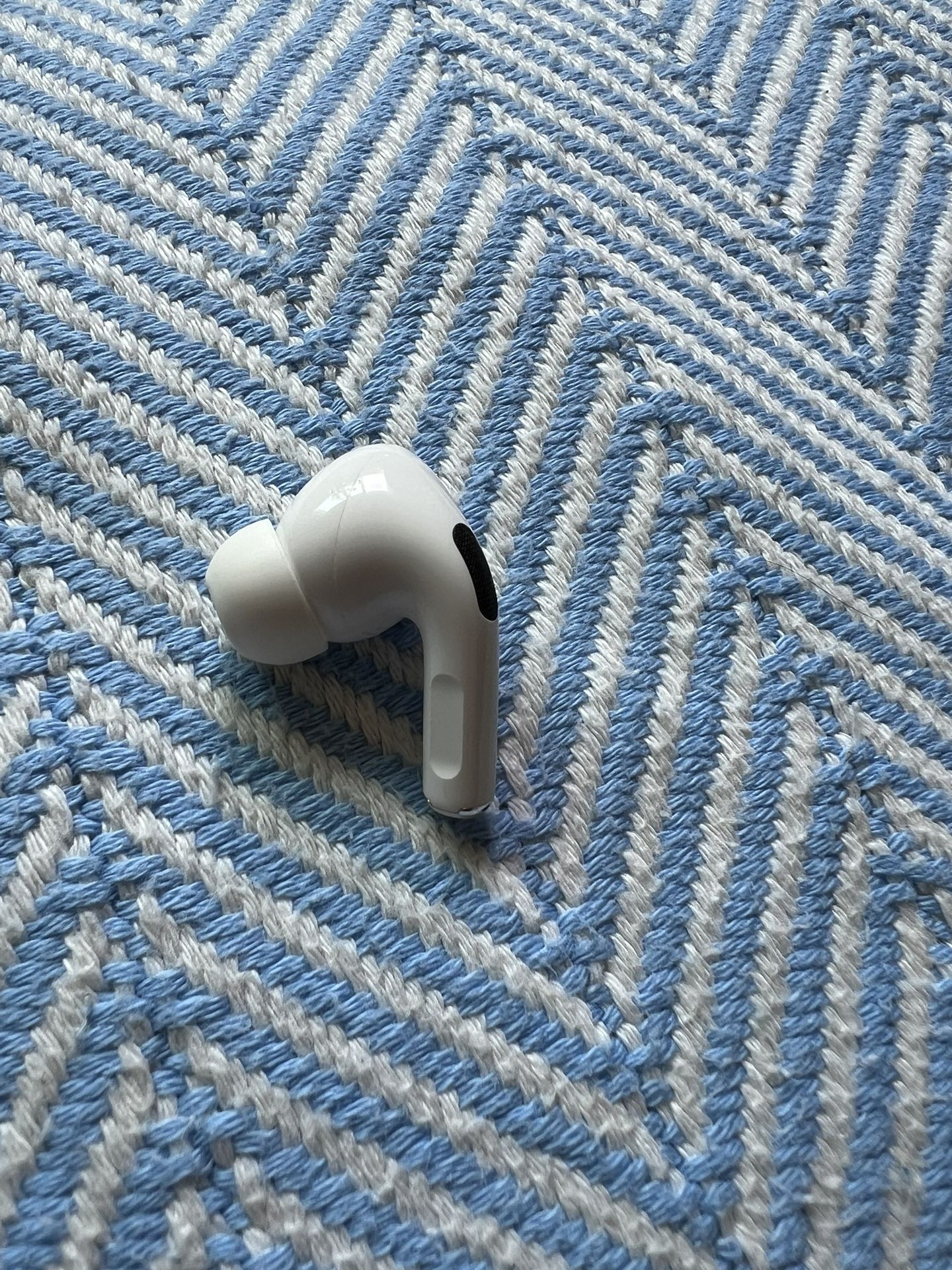 Apple AirPods Pro Earbud (Left Ear Only) A2084 - 1st Generation