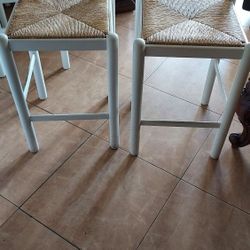 4 Counter Stools   25 " Height  To The Seat " . 36 " Length .. 