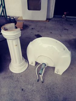 Pedestal Vanity Sink With Faucet Good Condition