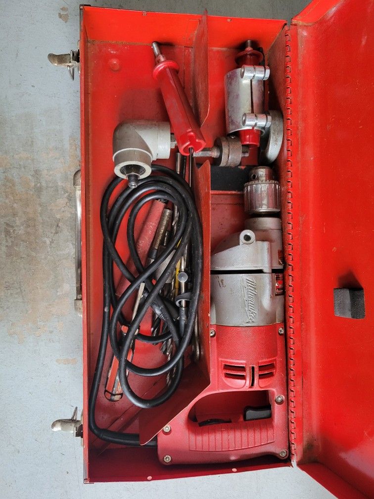 Milwaulkee Drill With Right Angle Attatchment