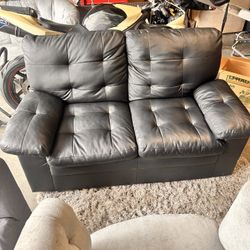 Mainstays Buchannan Black Faux Leather Loveseat