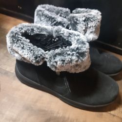 Khombu Fur Boots 