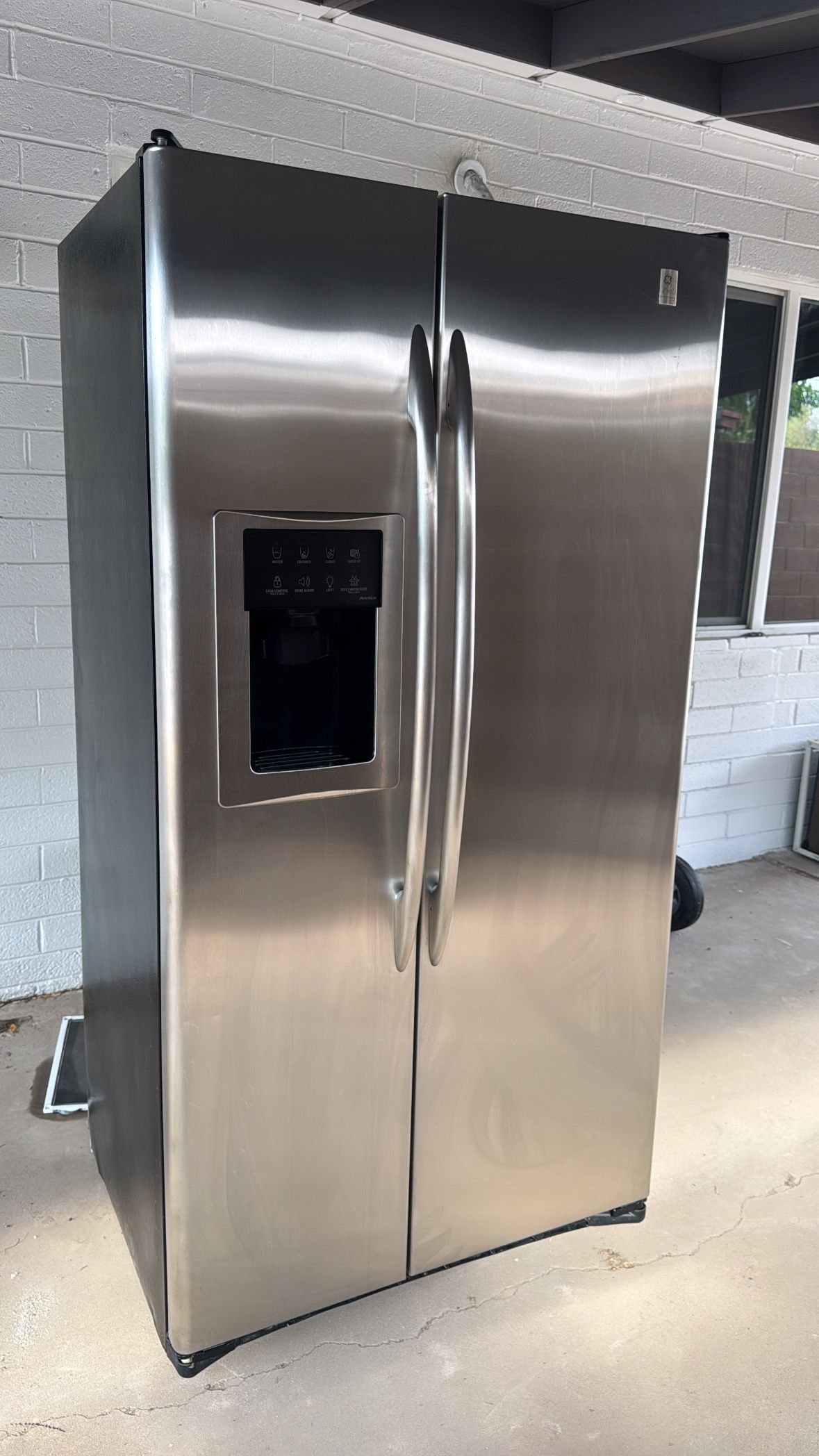 Refrigerator