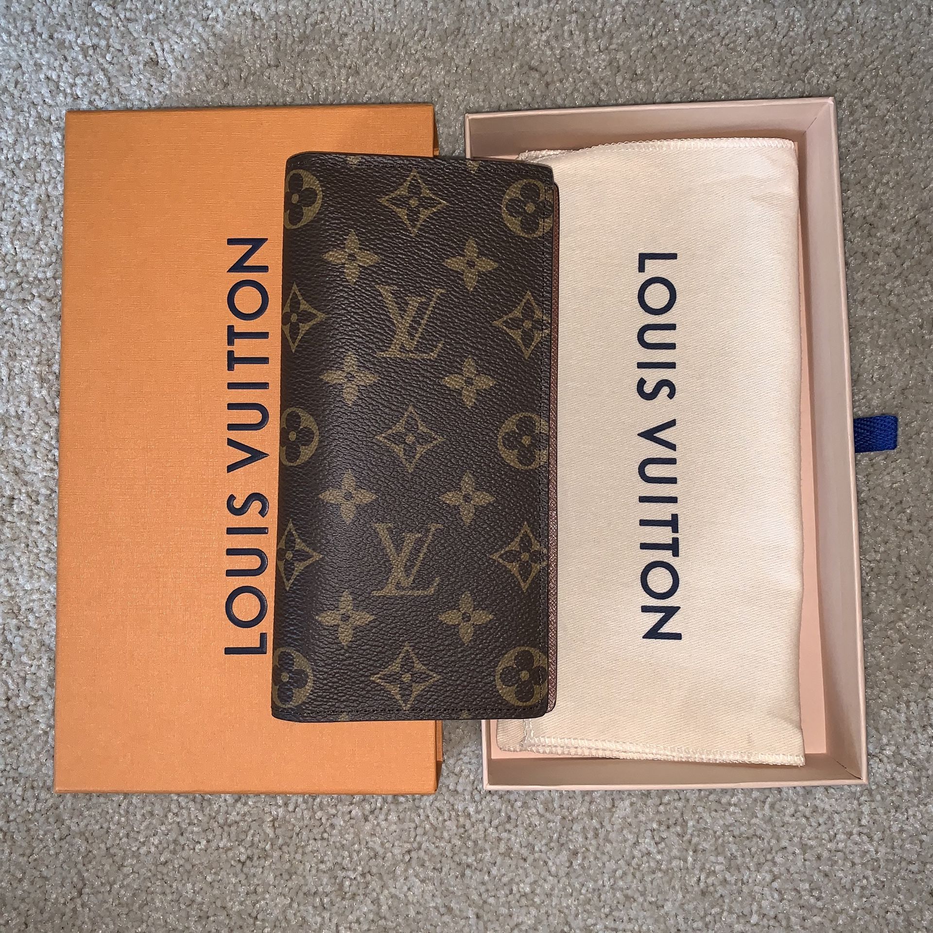 NEW Authentic Louis Vuitton Brazza Wallet in Monogram