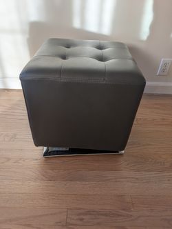 Gray Tufted Leather Cube Ottoman